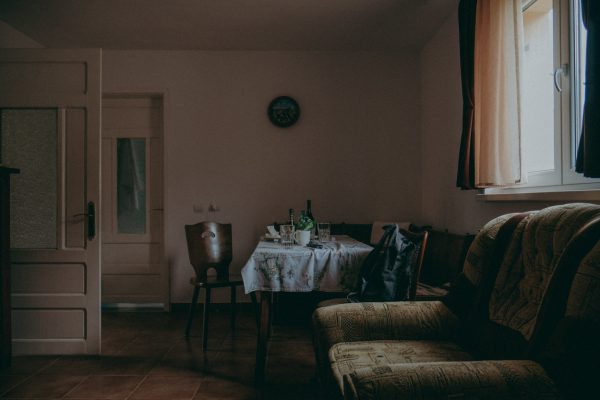 Jak szybko i dokładnie wykonać naprawy w wynajmowanym mieszkaniu? mieszkanie