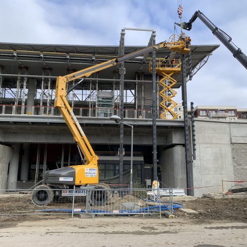 5 prac, które pracownikom ułatwią podesty ruchome!